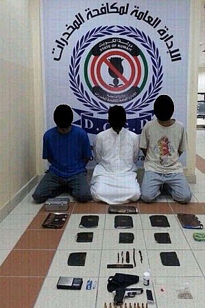 ضبط مواطنين وخليجي بـ 3 كيلو ونصف ‘حشيش’