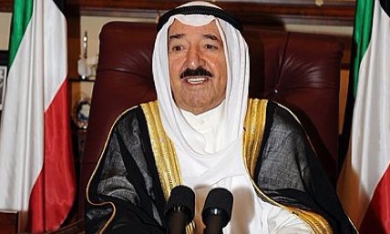 الأمير يُعزّى خادم الحرمين بوفاة الأمير منصور بن سلطان بن سعود