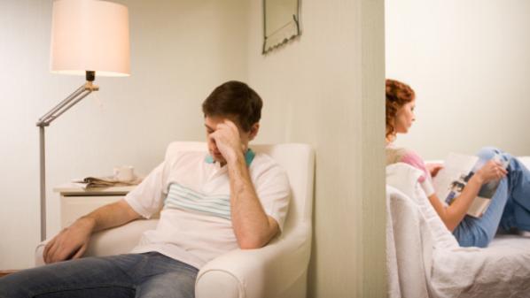 كيف تكشفين خيانة الرجل.. بنظرة