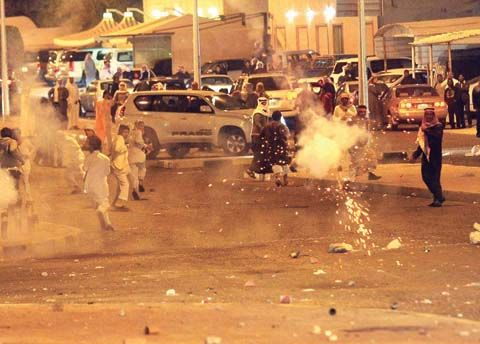 القوات تحاصر المتظاهرين في صباح الناصر والصباحية..وتتبع مطلقي نيران على الشرطة