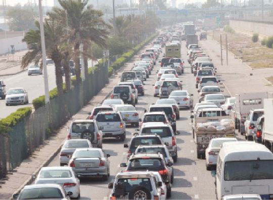 الأشغال:الداخلية عاجزة عن حل زحمة الغزالي..وطلبنا نقل البواخر من الشويخ للشعيبة