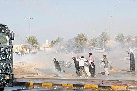 الإفراج عن 4 من البدون ومواطن بكفالة ..شاركوا في مظاهرة تيماء