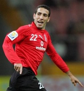 اللاعب الخلوق محمد ابو تريكة ضمن تشكيلة العالم المثالية