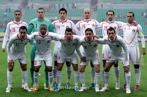 مشجع سوري يقتحم الملعب أثناء مباراة منتخب بلاده أمام الأردن بغرب آسيا!