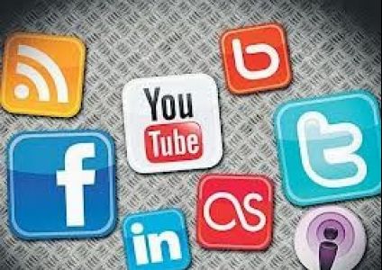 حساب «تويتر» بــ 20 ريالاً و«الفيسبوك» بــ 10