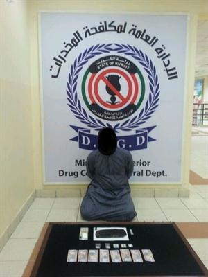 توقيف مواطن بكيلو حشيش ومؤثرات عقلية.. و250 غرام مخدرات متنوعة و1000 حبة روش مع آسيوي