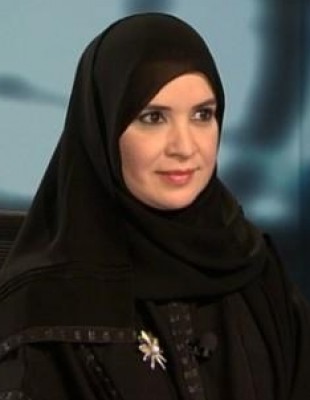 أمل القبيسي أول امرأة ترأس جلسة البرلمان الإماراتي