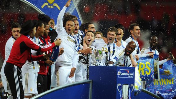 سوانزي يحقق لويلز أول كأس لرابطة الأندية