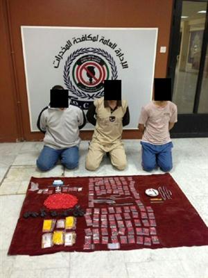 توقيف «ثلاثية» بحوزتهم 15 أصبع حشيش و القبض على آسيويين بـ 250 غرام هيروين و1000 حبة