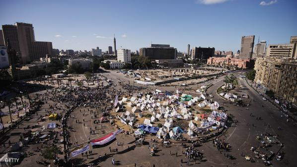 الاحتجاجات تدفع حكومة مصر لنقل مقرها