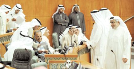 قانون اسقاط فوائد القروض في مداولته الثانية..إلغاء بعض الفئات أو تسقطه الحكومة
