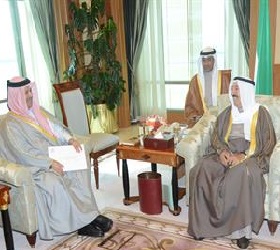 أمير البلاد يتلقى دعوة من امير دولة قطر للمشاركة في مؤتمر القمة العربية ال24