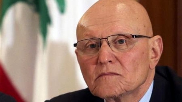 سلام يضمن تسميته رئيساً لحكومة لبنان بعد دعم جنبلاط