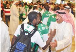 استقبال الأبطال للاعبي الأخضر