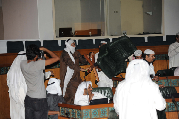 محاكمة 35 مواطنا متهما بالتجمهر وأحداث شاركوا في مسيرة غير مرخصة