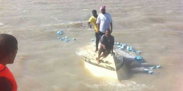 خفر السواحل: انقاذ قارب بداخله أربعة أشخاص في خور الصبية