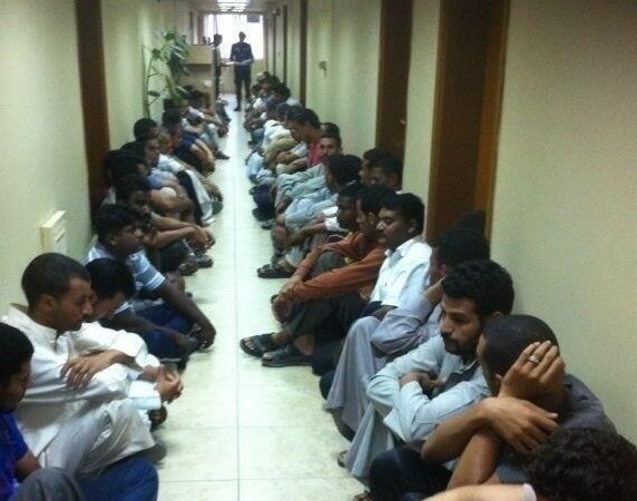 اللواء الطراح ترأس حملة مداهمة لسوق الأثاث صادت 89 مخالفا