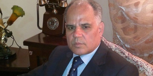 حكومة حماس تعتقل وزير الثقافة الأسبق