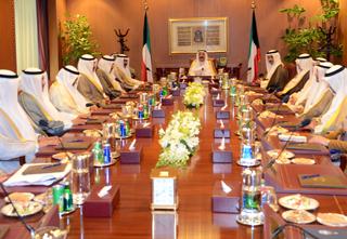 الوزراء وضعوا استقالتهم رهن تصرف سمو الشيخ جابر المبارك
