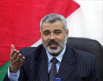 حماس تهنيء وتشيد بإطلاق سراح الجنود المصريين وتسأل: هل يتوقف المشككون