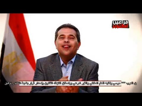 توفيق عكاشة “يُخرج لسانه” لمرسي على الهواء