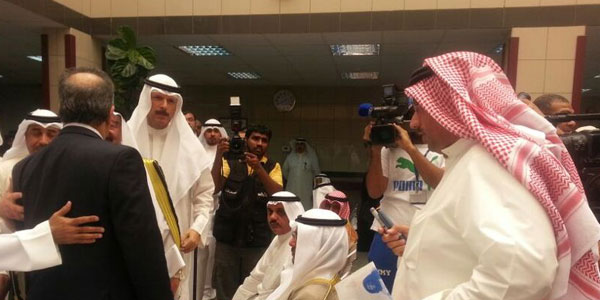مواطن يتعدى على وزير الصحة لفظيا خلال افتتاح مركز الرابية الصحي