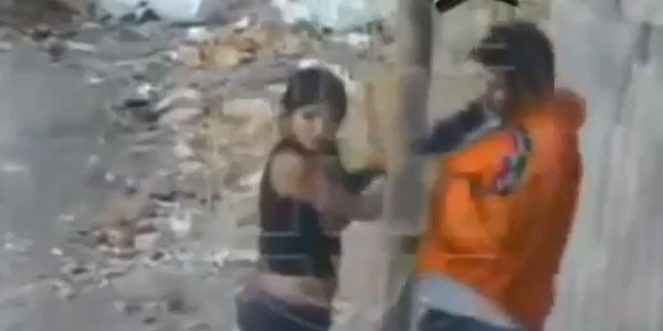 فيديو/ انتقام امرأة امسكت زوجها وصديقتة متلبسين