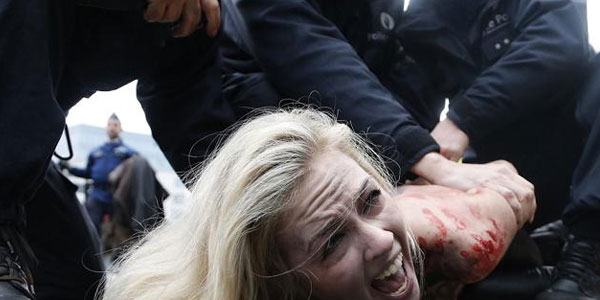 تونس: توقيف ناشطة أوكرانية في منظمة “فيمن” وترحيلها الى اوروبا
