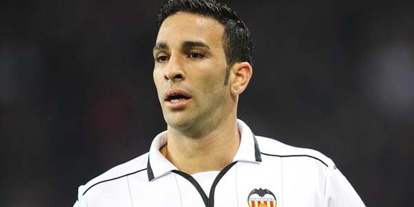 برشلونة قريب من ضم مدافع فالنسيا عادل رامي