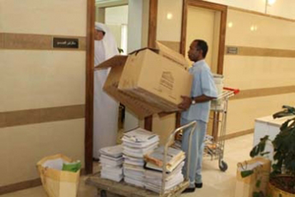 النواب أخلوا مكاتبهم وسلموا سياراتهم