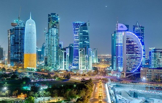 قطر تحقق في قضية التلاعب بعملتها المحلية
