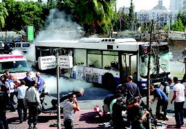 مناصرو مرسي يحطمون واجهة محطة القطارات بمدينة المحلة الكبرى المصرية