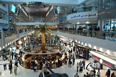 الإماراتيون ينفقون أكثر على التبرعات والعطلات العائلية