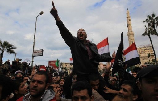 مواجهات أمام الجامع الأزهر بين معارضين ومؤيدين لمرسي