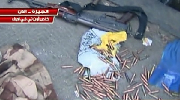 مصر.. اعتقال 150 مسلحاً من الإخوان وضبط ذخائر ورشاشات