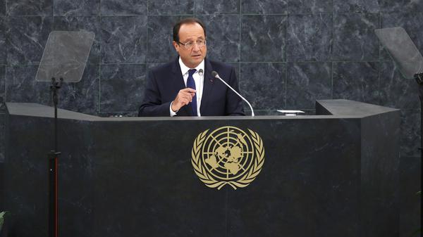 هولاند يطالب بقرار عن سوريا “يمهد لاحتمال عمل مسلح”