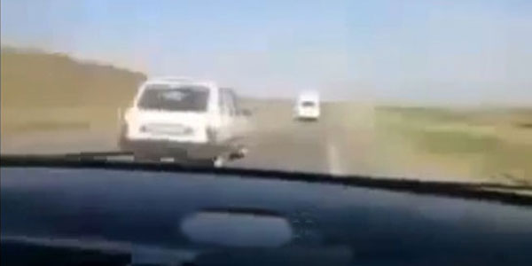 فيديو/ شاب يصور لحظة مصرعه وهو يغني