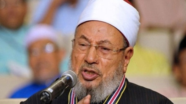 طلبات بطرد القرضاوي من الأزهر لاتهامه “الطيب” بالتواطؤ