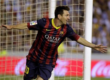 ميسي يمتع جمهور برشلونة بثلاثية للفوز على فالنسيا