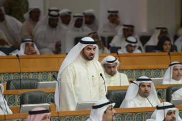 حمدان العازمي يدعو العبدالله إلى تحقيق الاستقرار في “الصحة”