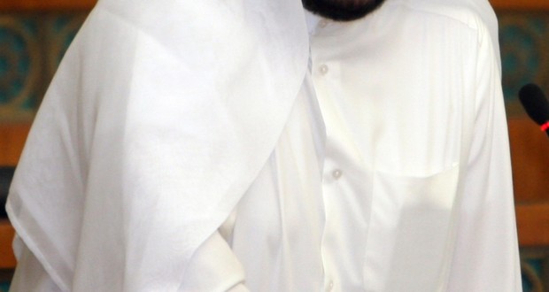 سعدون حماد يسأل وزير الدفاع عن مناقصة صيانة كلية على الصباح العسكري