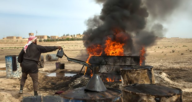 المعارضة السورية تسيطر على أكبر حقل نفطي شرق سوريا