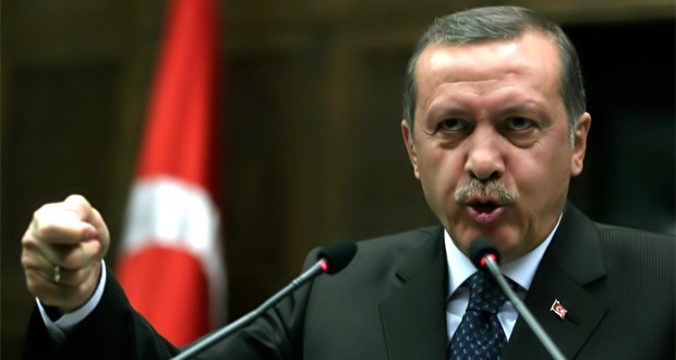 أردوغان يصف القبض على 52 شخصًا بينهم 3 أبناء وزراء بأنها “عملية قذرة”