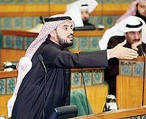الحويلة يقترح السماح بالجمع بين العمل والدراسة