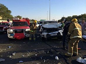 مقتل وافد واصابة 4 آخرين في تصادم رباعي