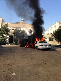 اخماد حريق مركبتين في الصباحية