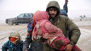 معاناة اللاجئين السوريين تتفاقم بالبرد