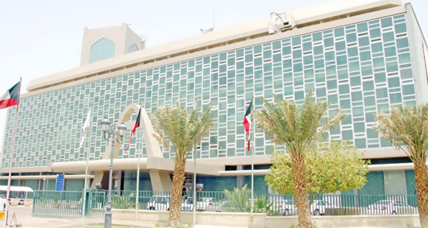 البلدية تبدأ بازالة هياكل الإعلانات المخالفة في محافظة العاصمة