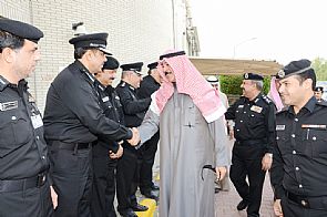 وزير الداخلية يتفقد جهاز امن الدولة