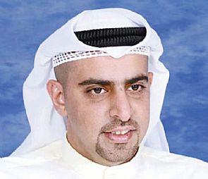 النصف يسأل عن المعاملات الغير قانونية بادارة الهجرة
